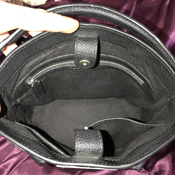 💯%authentic NWT Alexander McQueen blk Caviar bag - Picture 5 of 8